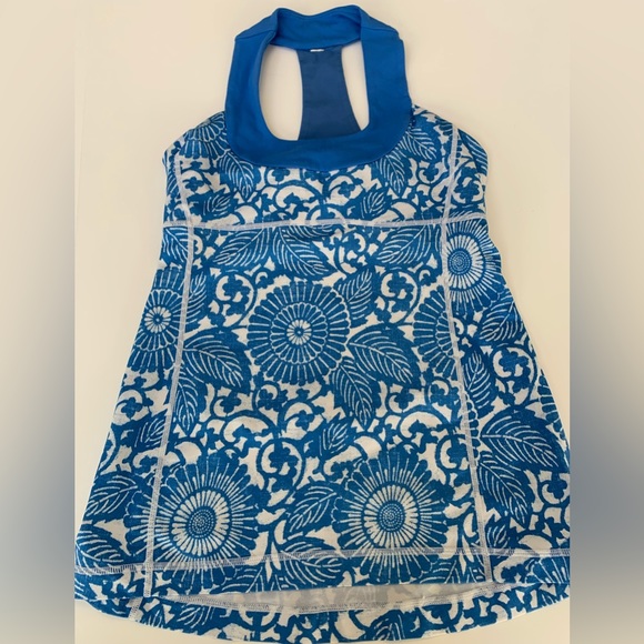COPY - Lululemon, Scoop Neck Tank, Blue & White Floral Pattern, Size 6 - Picture 1 of 7